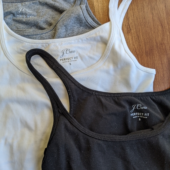 3pack Slim perfect tank top with built-in bra - Picture 3 of 3